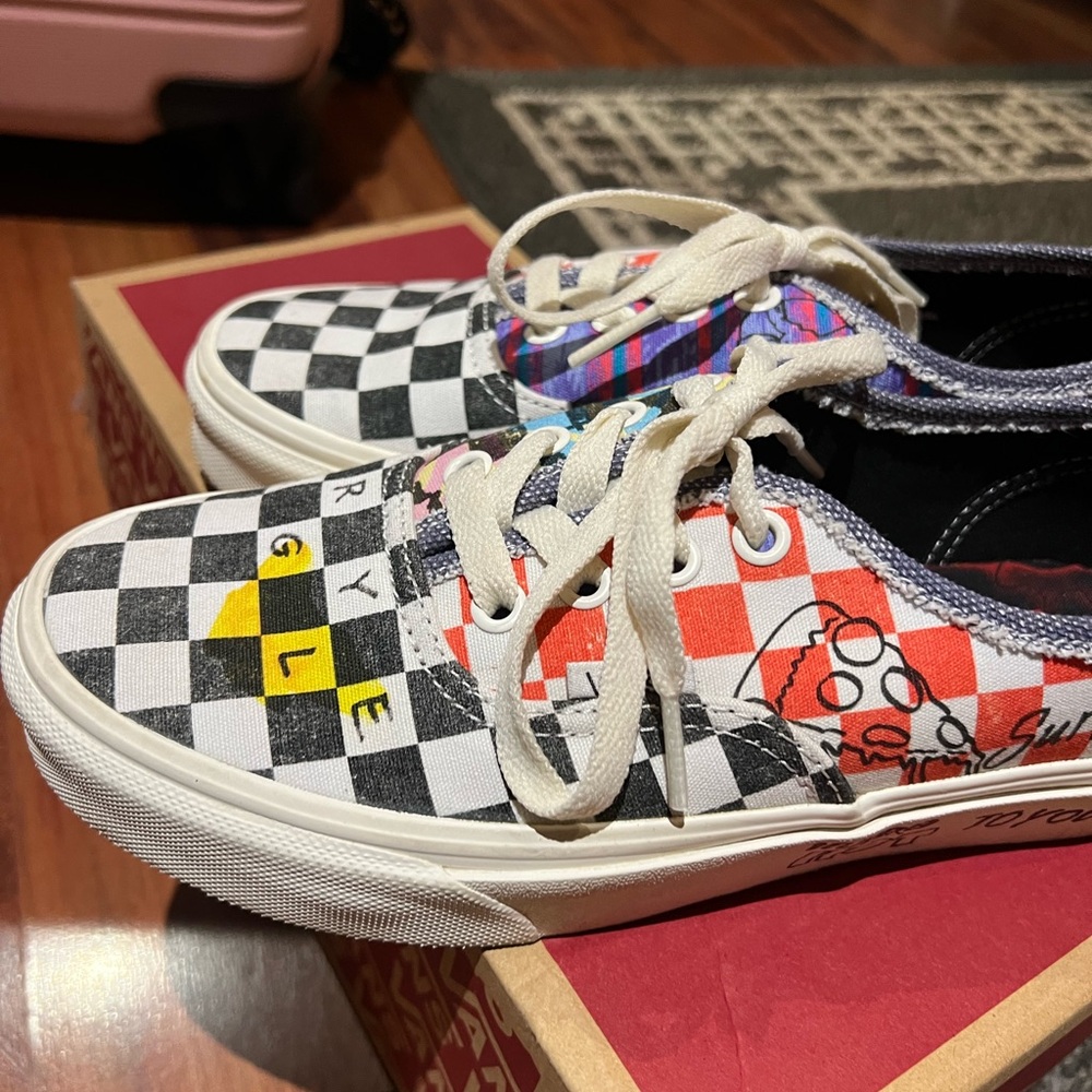 Limited edition Netflix Stranger things vans - Picture 1 of 6